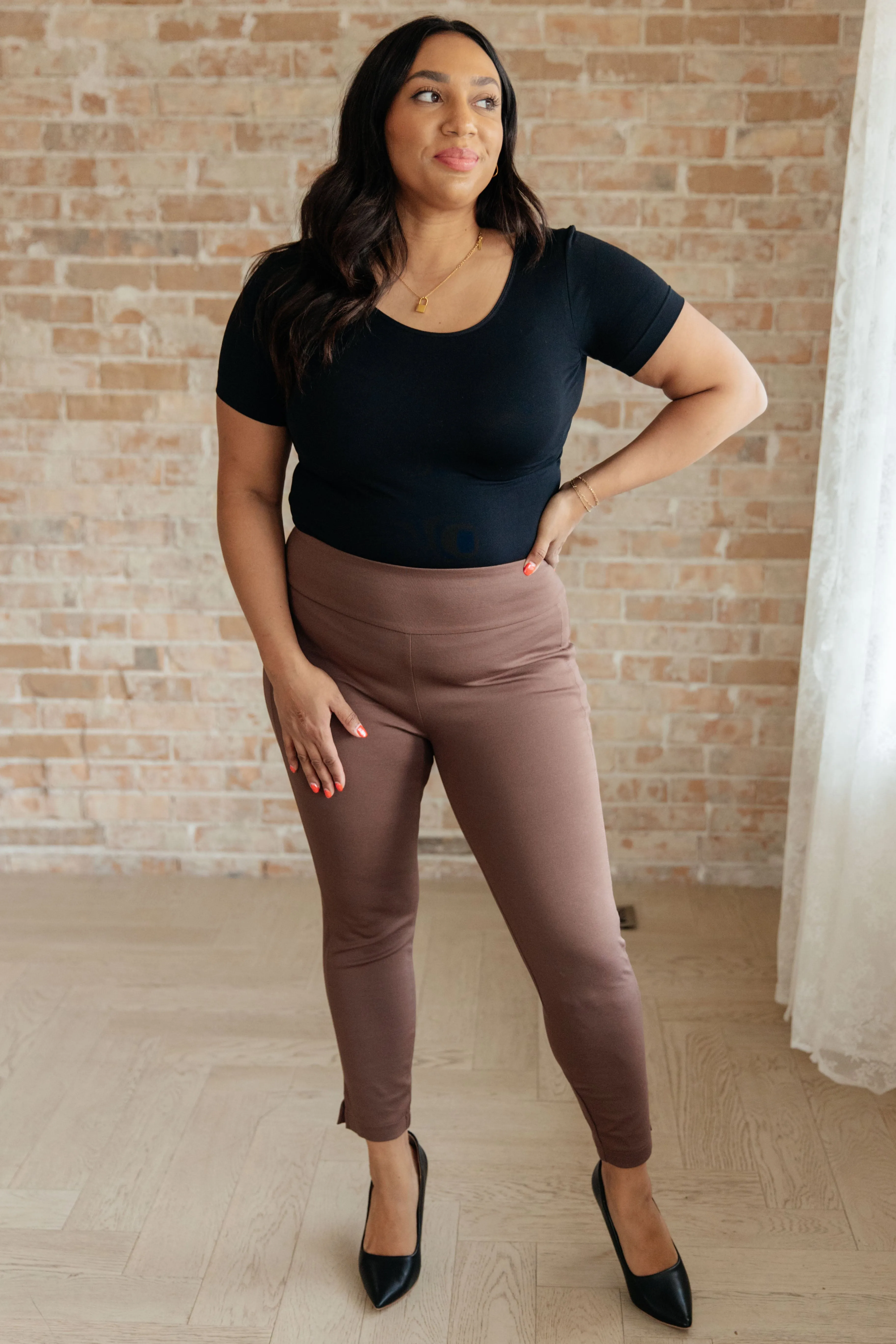 Magic Ankle Crop Skinny Pants in Dark Brown