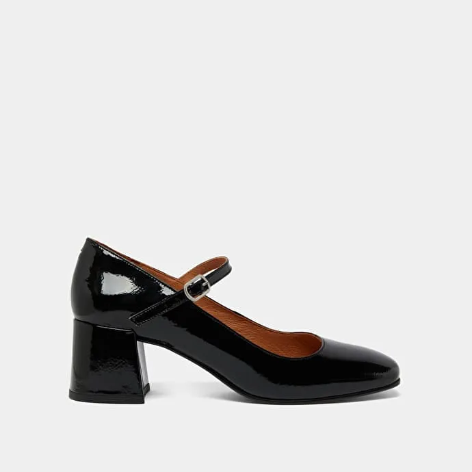 Mary Janes with square heel in black patent leather