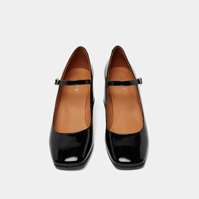 Mary Janes with square heel in black patent leather