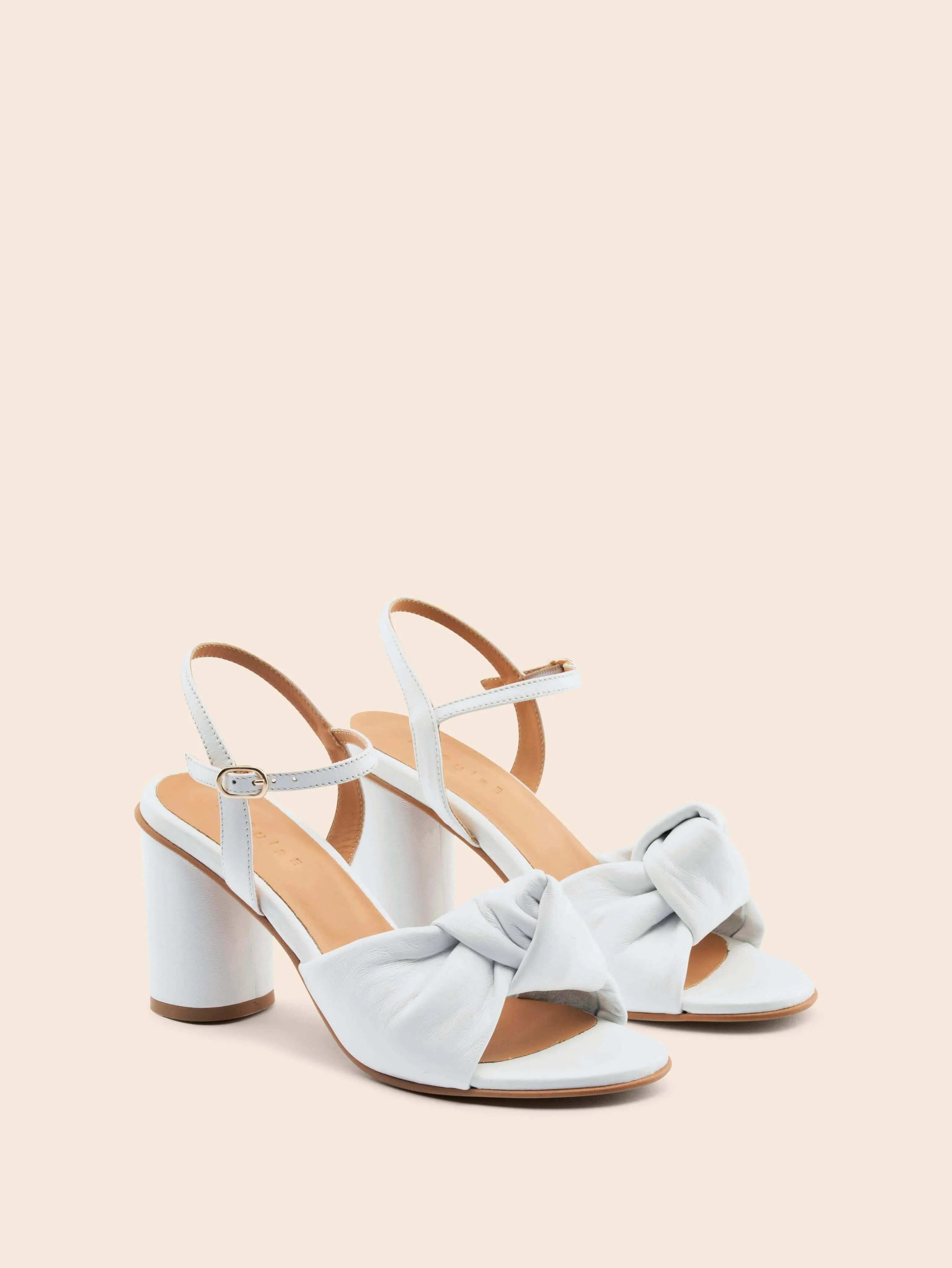 Noto White Heel