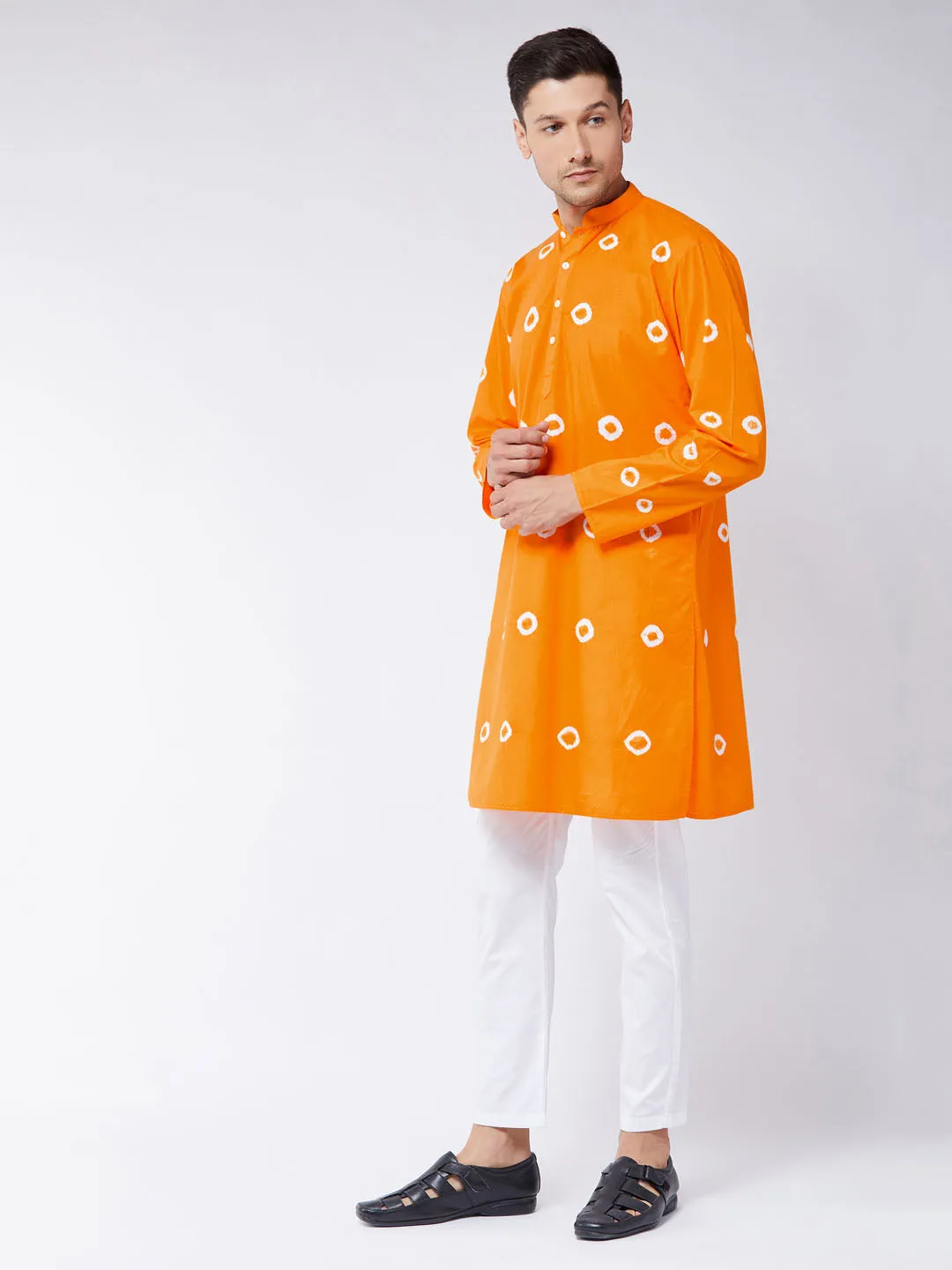 VASTRAMAY Men's Orange And White Bandhni Print Cotton Kurta And Pant Style Cotton Pyjama Set