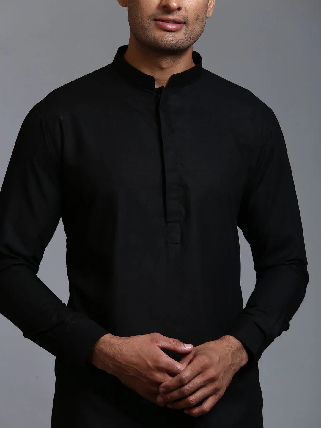 VM BY VASTRAMAY Men's Black Cotton Blend Kurta and Pant Set